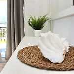 Sunny Apt At Regina Apartments